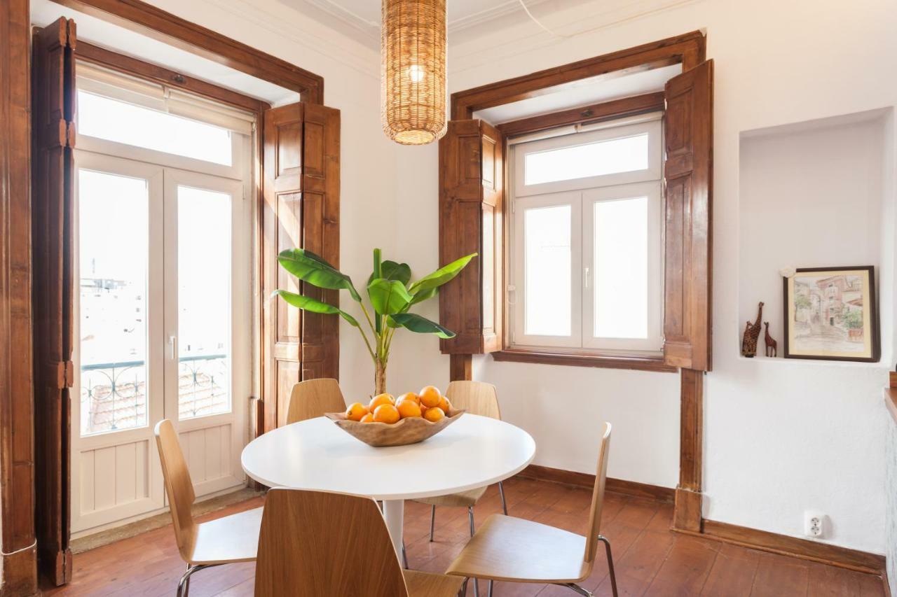 Rossio Vintage Two-Bedroom Apartment - By Lu Holidays Lisbon Bagian luar foto