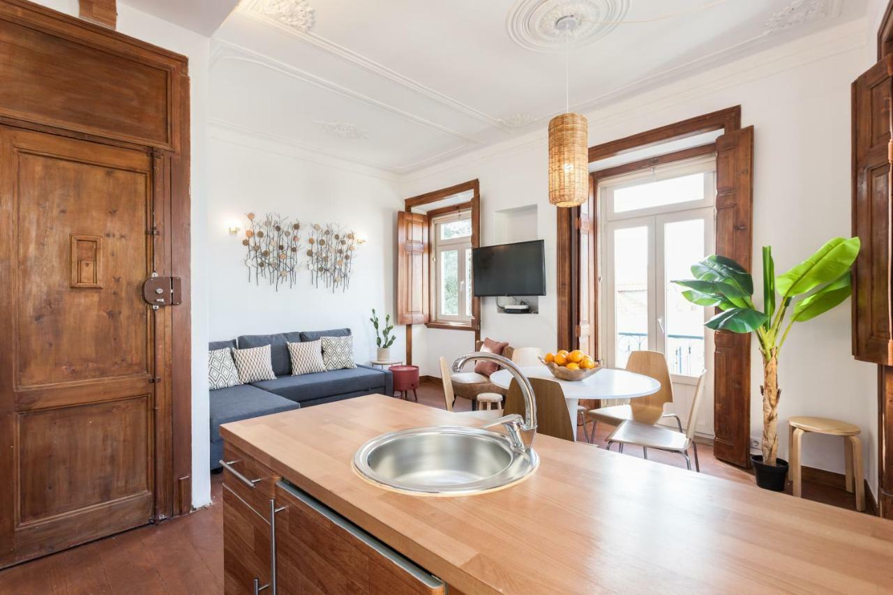 Rossio Vintage Two-Bedroom Apartment - By Lu Holidays Lisbon Bagian luar foto