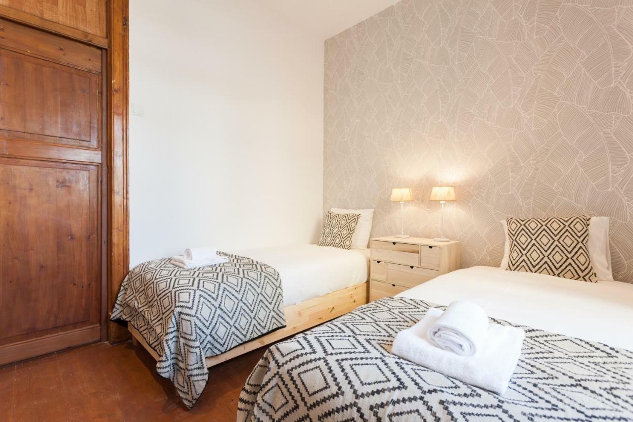 Rossio Vintage Two-Bedroom Apartment - By Lu Holidays Lisbon Bagian luar foto